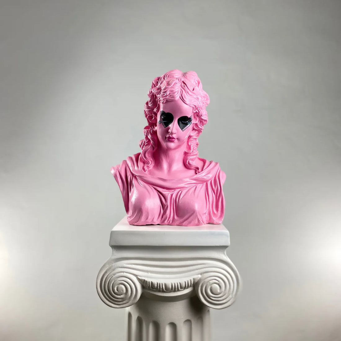 Hera "Love Blindness" Sculpture