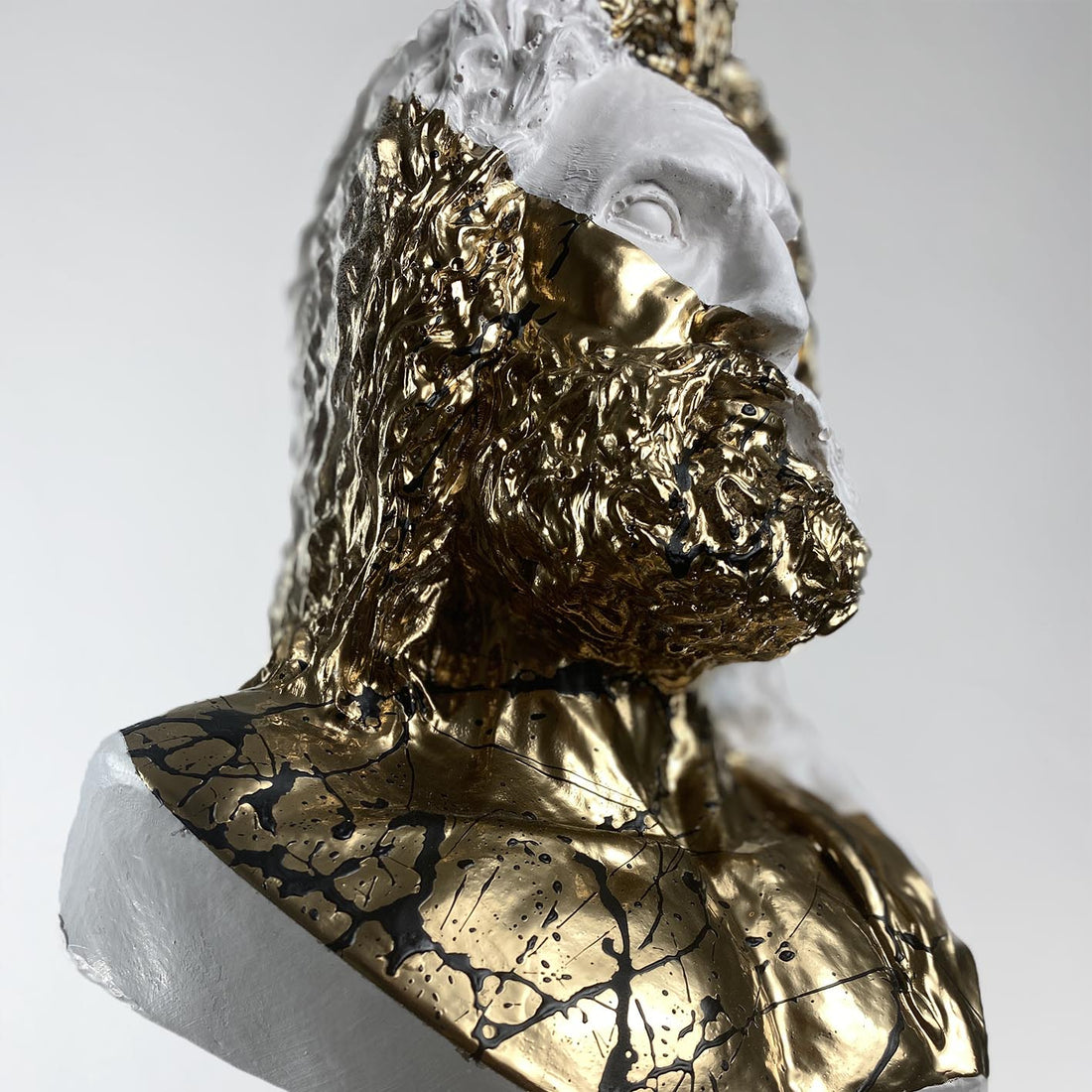 Zeus "Golden Stripes" Sculpture